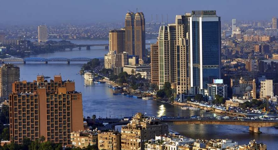وكالة فيتش تعدل نظرتها المستقبلية لمصر إلى إيجابية