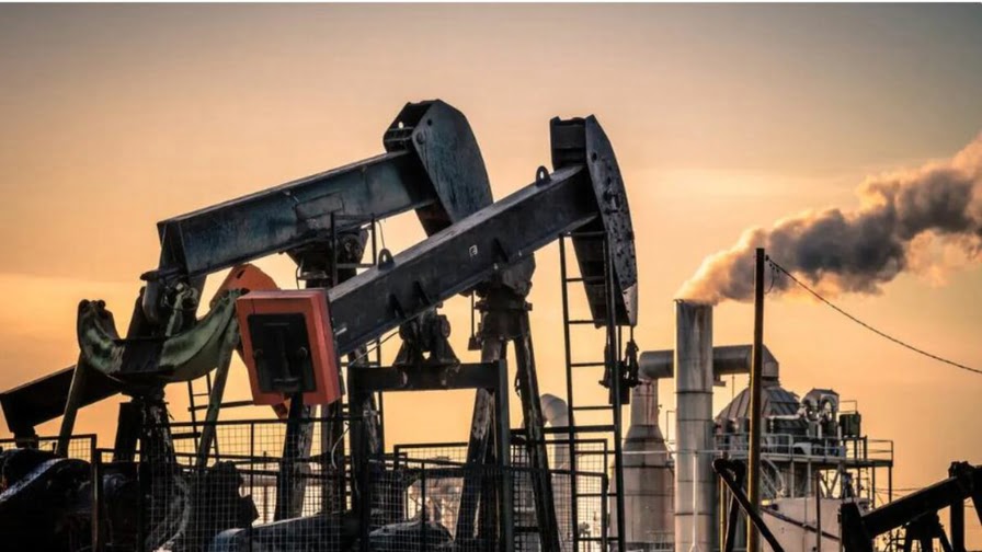 أسعار النفط تحقق مكاسب شهرية بأكثر من 7 بالمئة